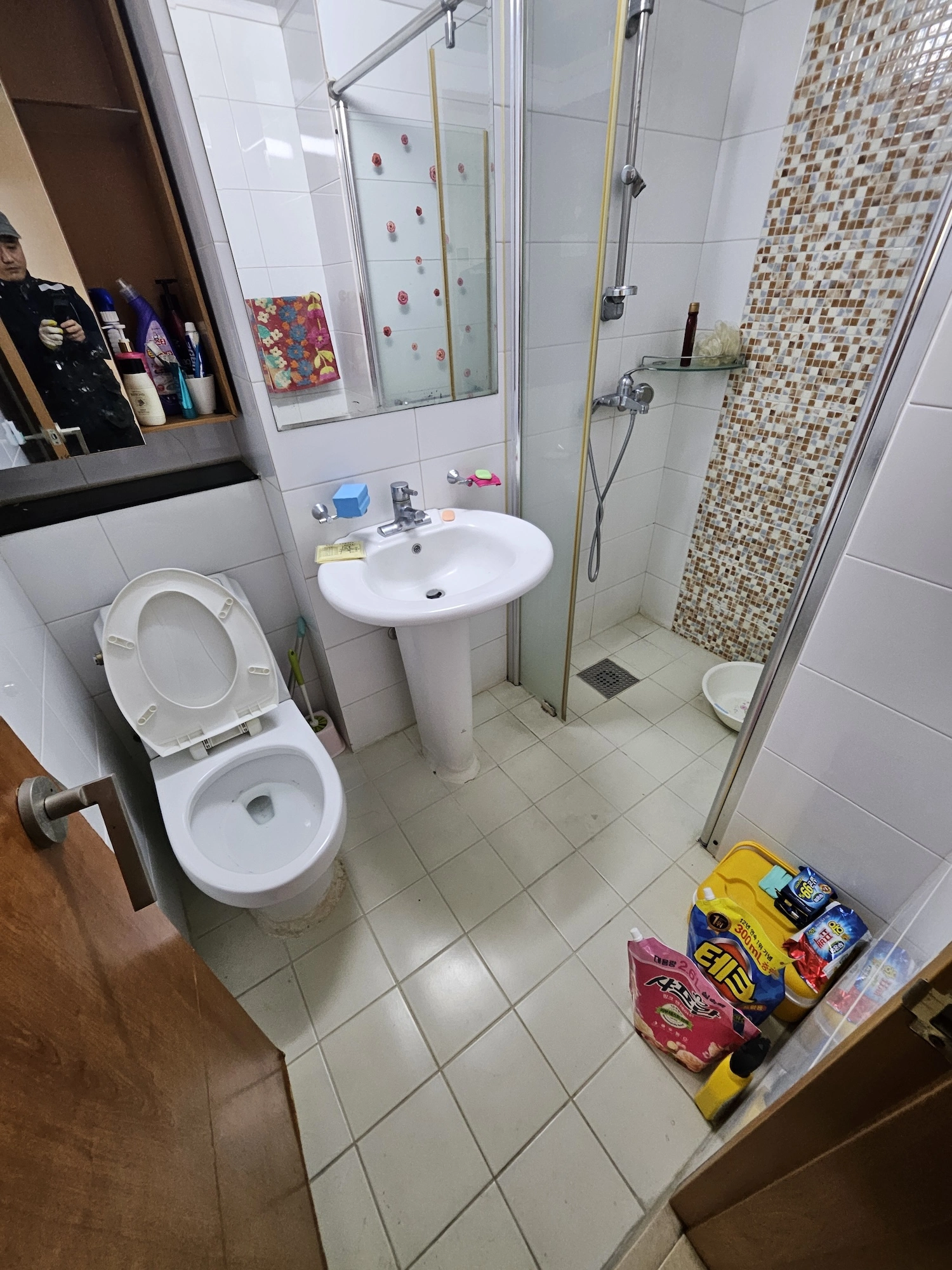 정리 전 - 화장실